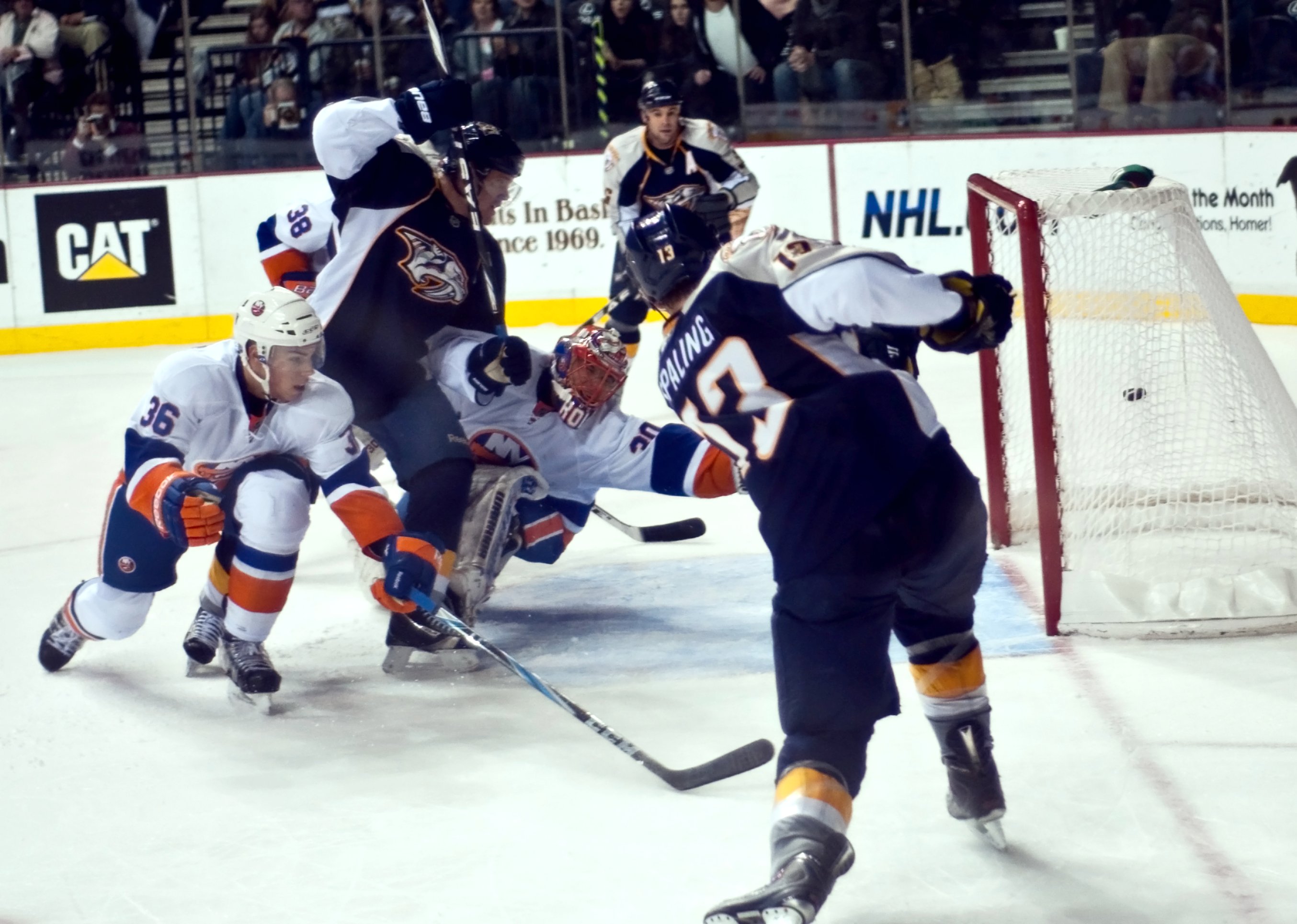 Lindback records second straight shutout, Preds roll…